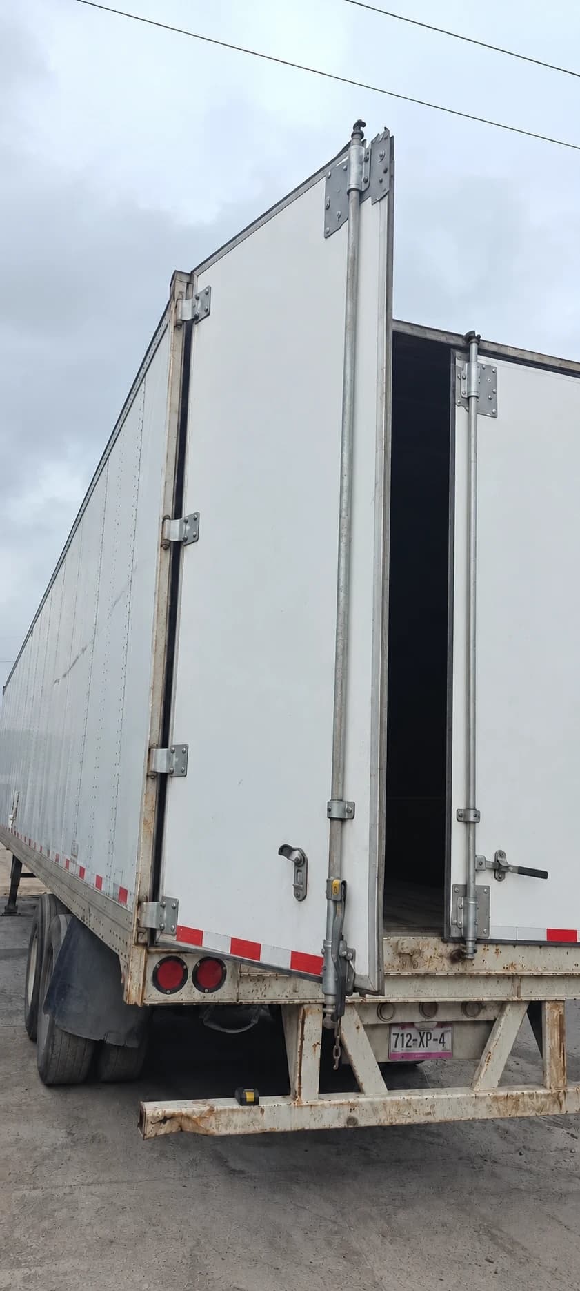 Puertas de caja seca después de la reparación